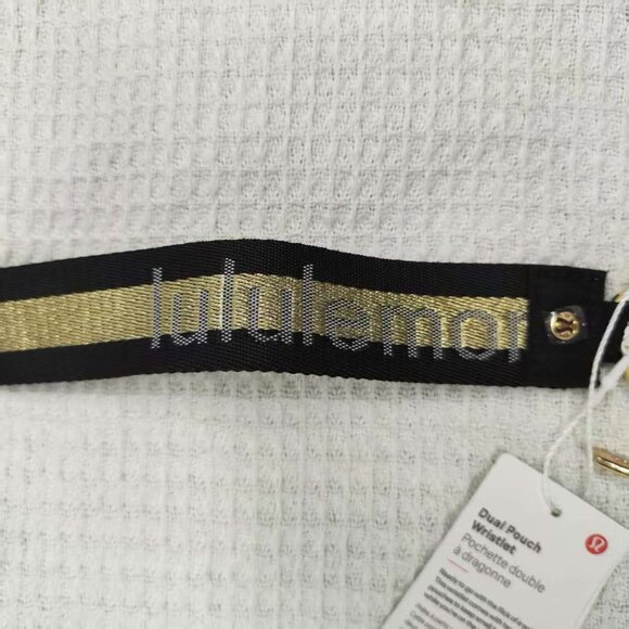 Lululemon Everywhere Crossbody Belt Bag Wordmark Black and Gold Logo - Picture 4 of 5